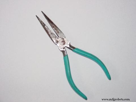 가정용 전자공학 랩 구축: 도구, 작업 공간, 소모품