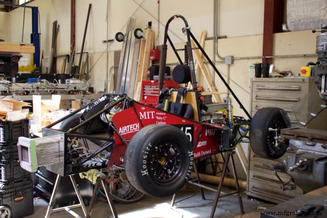 3D 프린팅이 MIT 모터스포츠 팀에 Formula SAE 경쟁 우위 제공한 방법